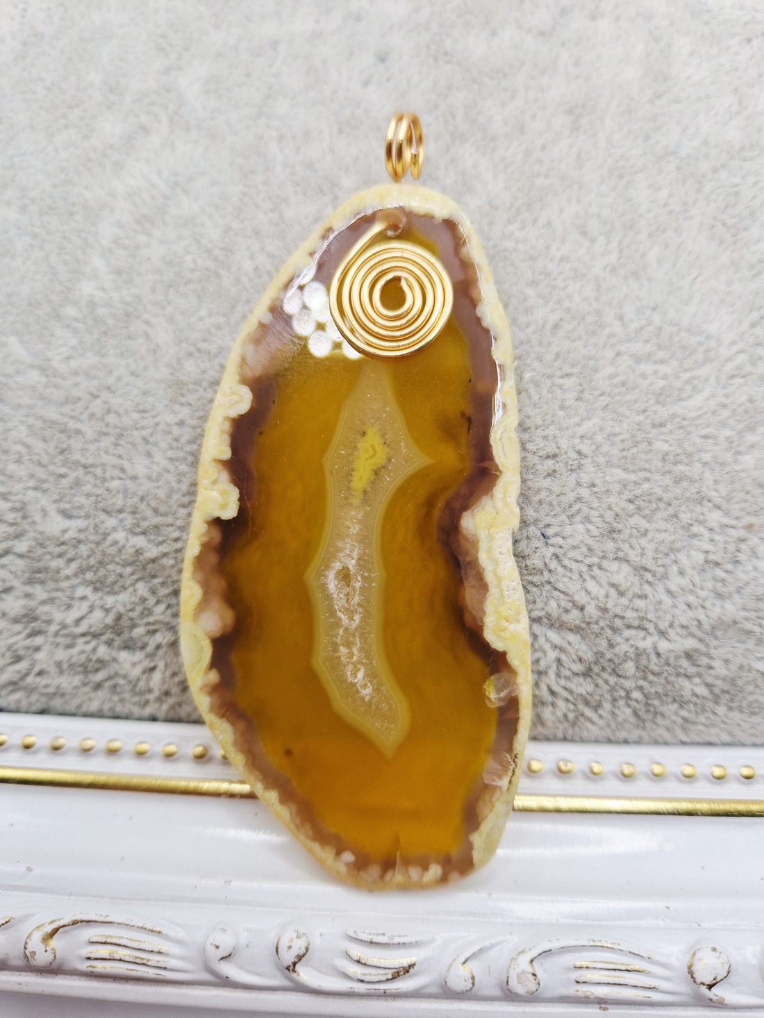 Pandantiv Agata galbena cu anou 68x34mm - bijuterii - coliere - coliere cu pandative - Artynos.ro