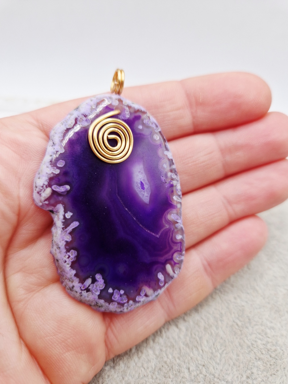 Pandantiv Agata mov cu anou 50x34mm - bijuterii - coliere - coliere cu pandative - Artynos.ro