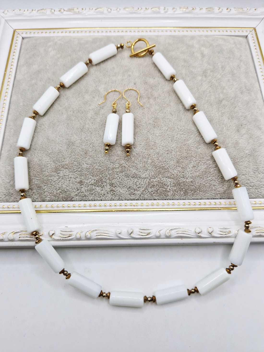 Set  Onix  Hematit auriu - bijuterii - seturi de bijuterii - Artynos.ro