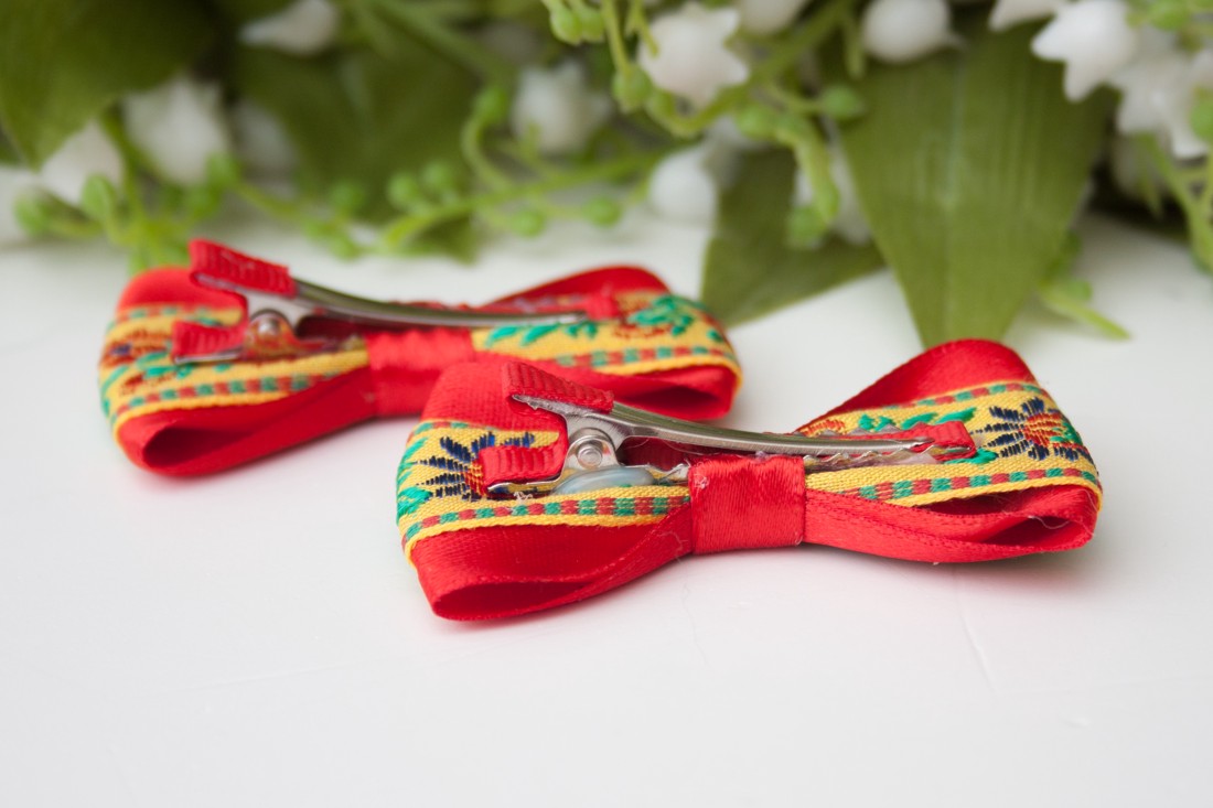 Clemă de păr cu model floral - roșu/galben -  - Artynos.ro