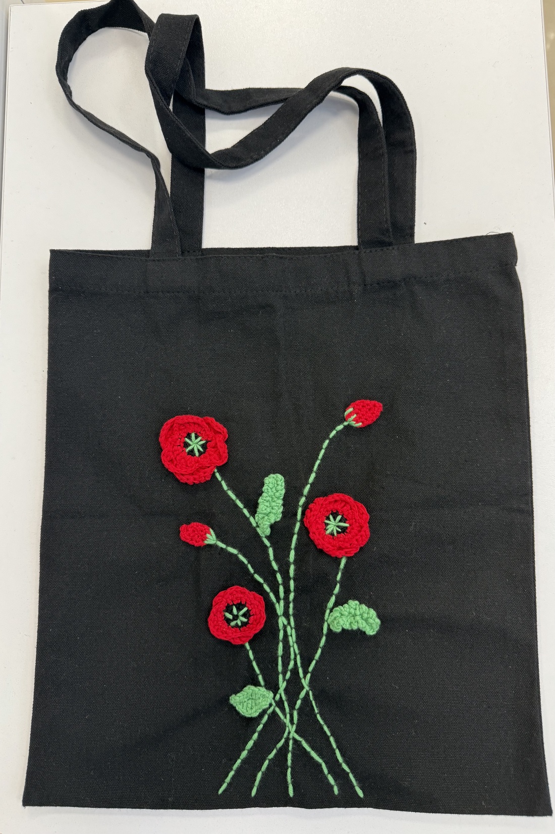 Plăsuță tote cu aplicații croșetate manual - geantă și husă - geantă pentru cumpărături - geantă shopper, geantă tote, geantă textilă - Artynos.ro Plăsuță tote cu aplicații croșetate manual - geantă și husă - geantă pentru cumpărături - geantă shopper, geantă tote, geantă textilă - Artynos.ro