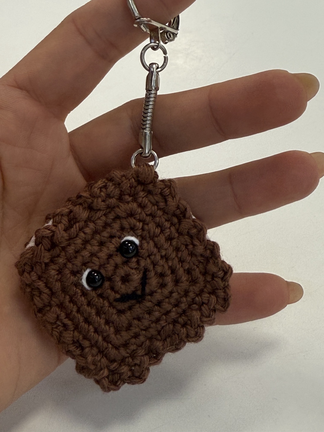 Breloc Biscuite croșetat manual - geantă și husă - accesorii genți - breloc - Artynos.ro Breloc Biscuite croșetat manual - geantă și husă - accesorii genți - breloc - Artynos.ro