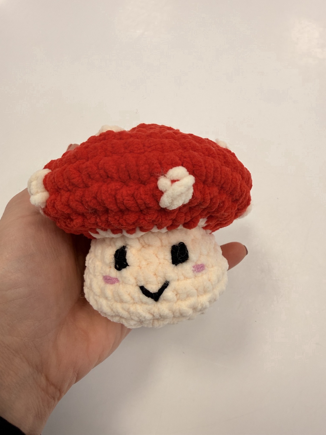 Jucărie ciupercuță croșetată manual  - jucării și echipamente pentru copii - plușuri - figurine de pluș - Artynos.ro