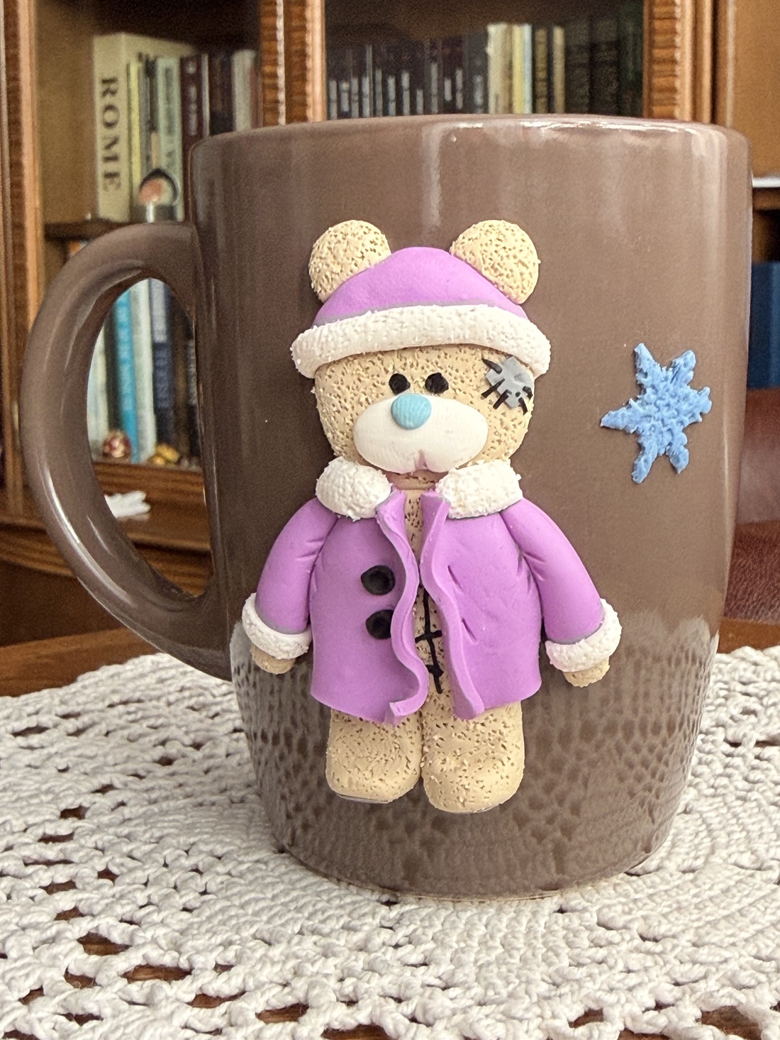 Cana cu decor ursuleț lucrat manual - casă & stil de viață - accesorii pentru echipamente de bucătărie - accesorii de servire - căni - Artynos.ro