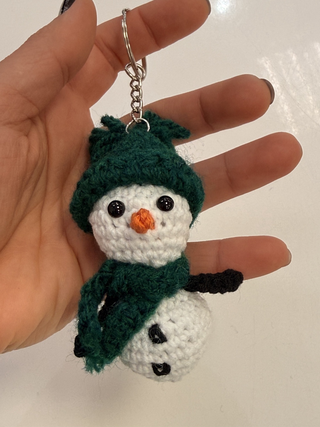 Breloc crosetat manual Om d zapada - genți și portofele - accesorii genți - breloc - Artynos.ro