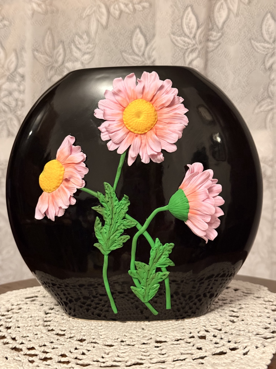 Vază neagră decorată manual �Flori - casă & stil de viață - decorațiuni de casă - accesorii florale - vaze - Artynos.ro