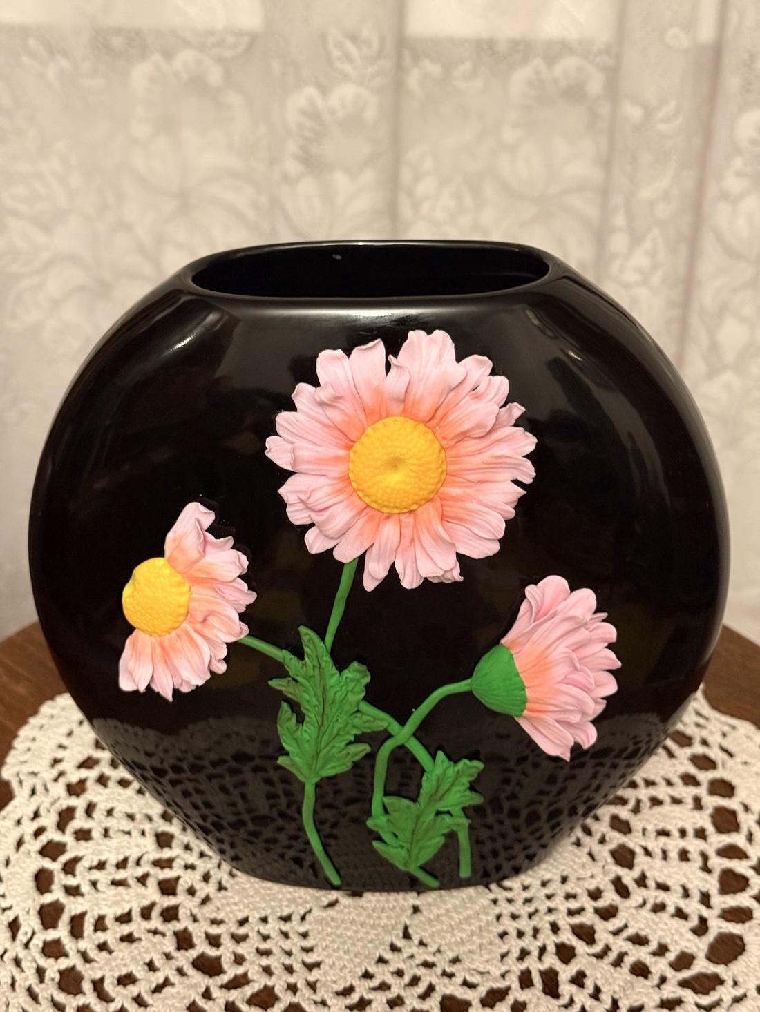 Vază neagră decorată manual �Flori - casă & stil de viață - decorațiuni de casă - accesorii florale - vaze - Artynos.ro