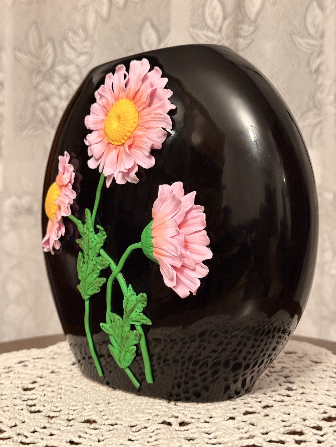 Vază neagră decorată manual �Flori - casă & stil de viață - decorațiuni de casă - accesorii florale - vaze - Artynos.ro