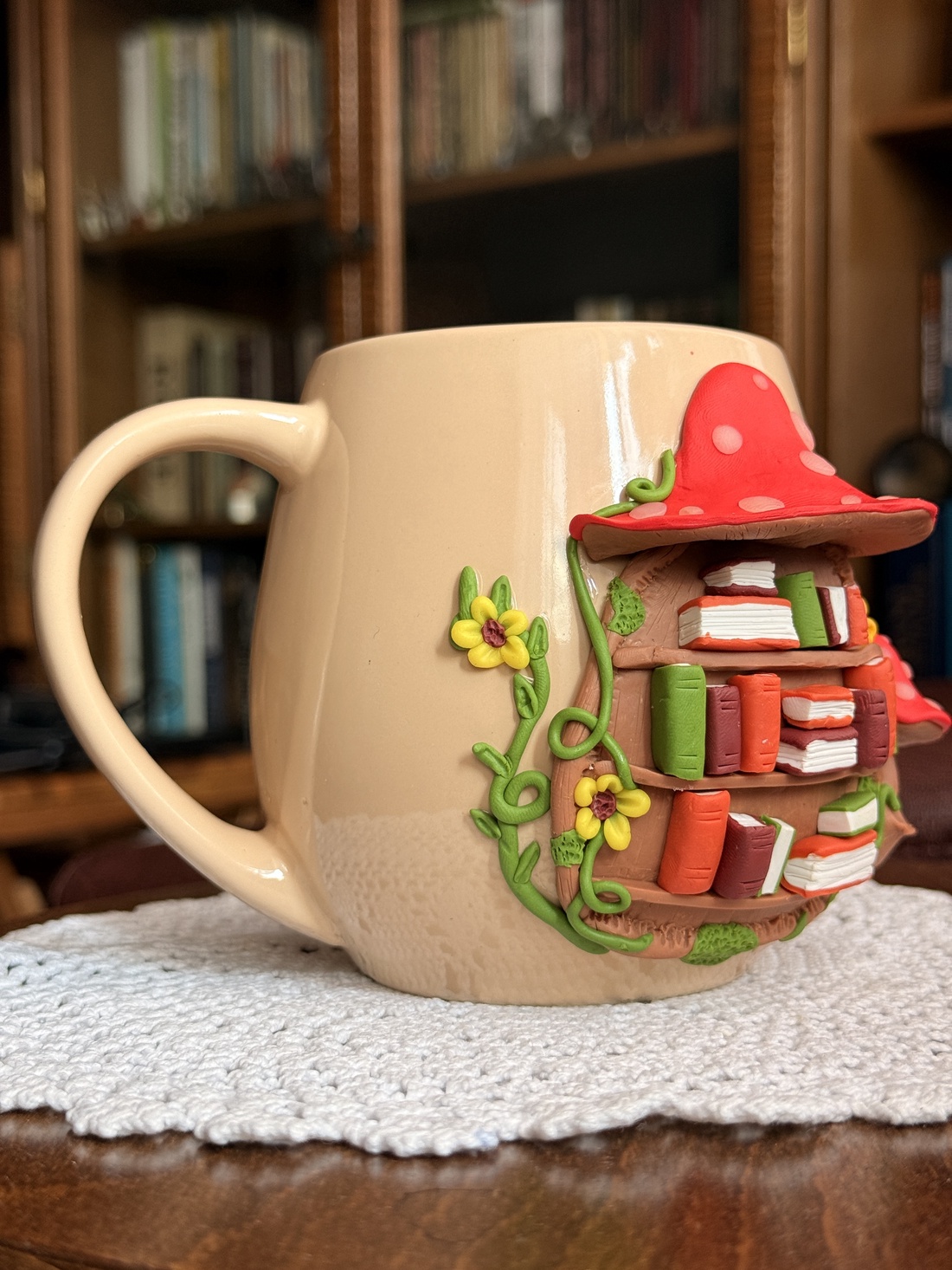 Cana cu decor de toamnă lucrat manual - casă & stil de viață - echipamente de bucătărie - accesorii de servire - căni - Artynos.ro
