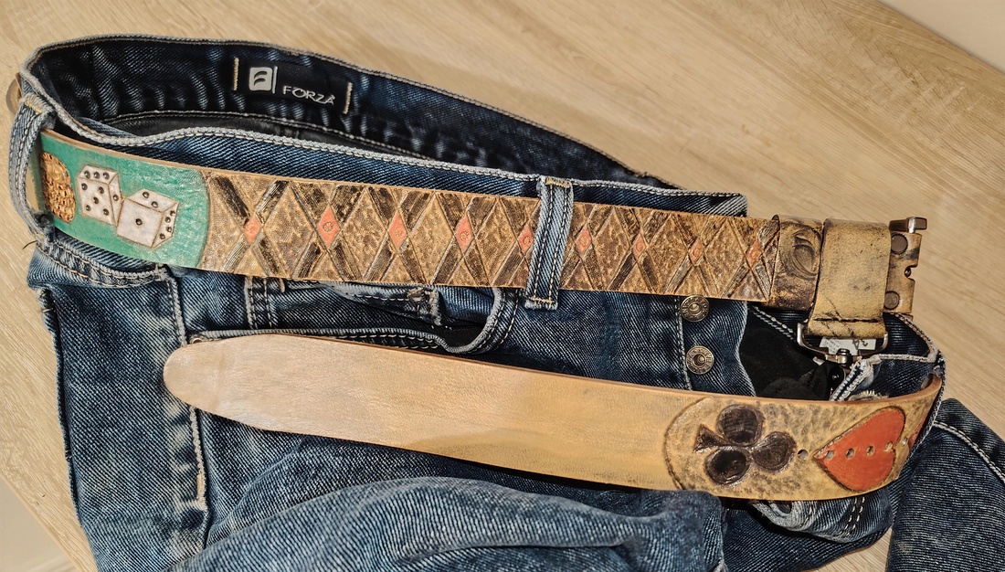 Curea Unicat din Piele Tăbăcită Vegetal - Model Lucky Devil Sculptat Manual - îmbrăcăminte și modă - curele și catarame artizanale - curele - Artynos.ro