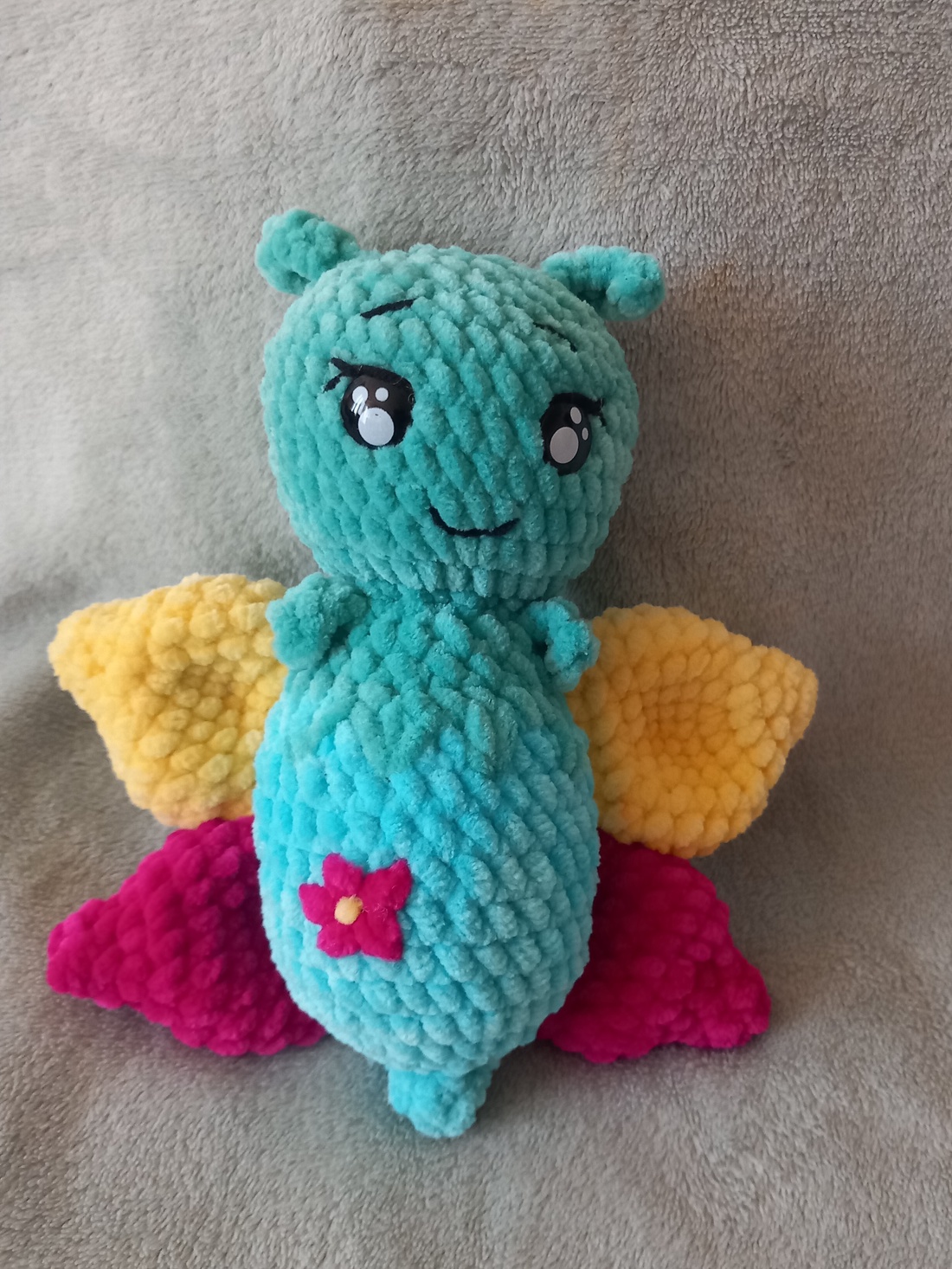 Fluturaș de plus, 18 cm - jucării și echipamente pentru copii - plușuri - figurine de pluș - Artynos.ro