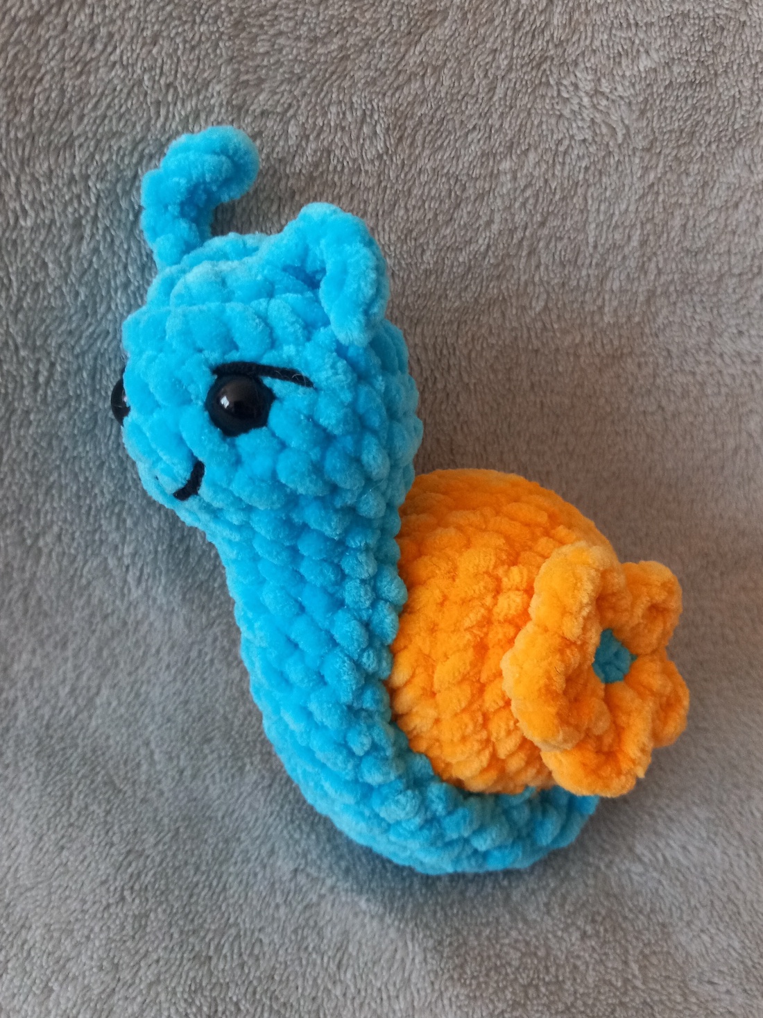 Melc de Pluș, 14cm - jucării și echipamente pentru copii - plușuri - figurine de pluș - Artynos.ro