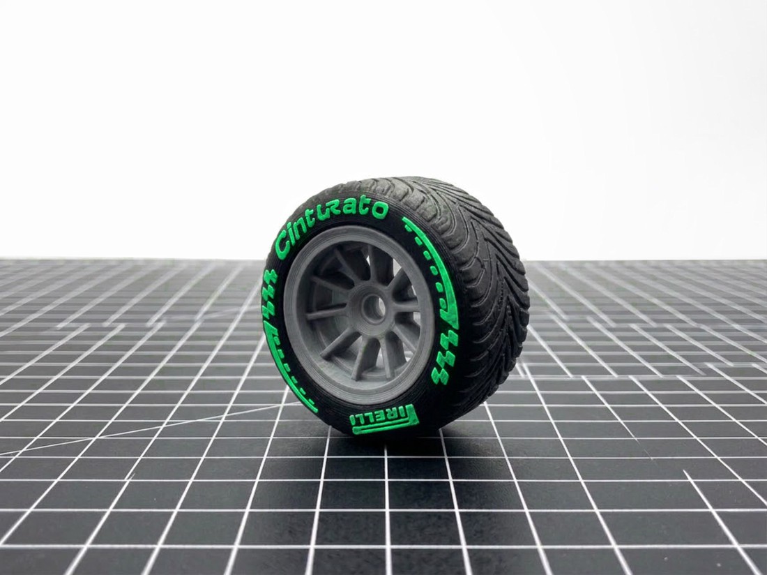 Breloc în formă de volan de F1 � Breloc cu volan de curse Formula 1 � Imprimat 3D -  - Artynos.ro