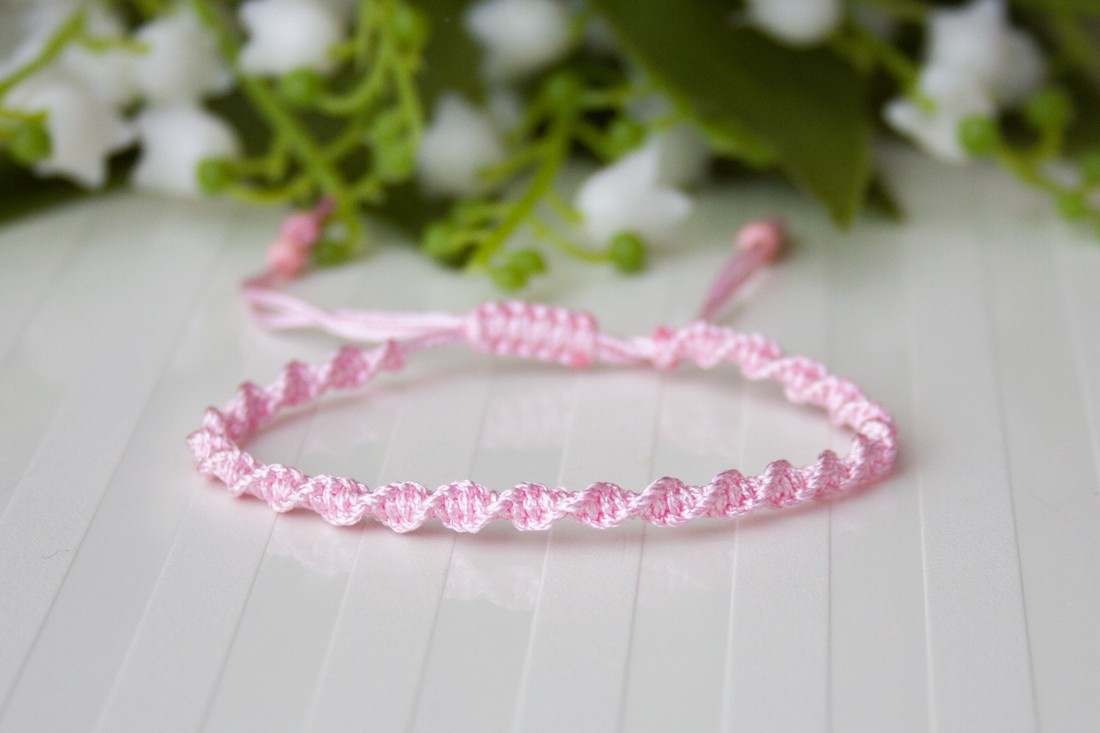 Brățară macramé împletită - Twisted pink -  - Artynos.ro