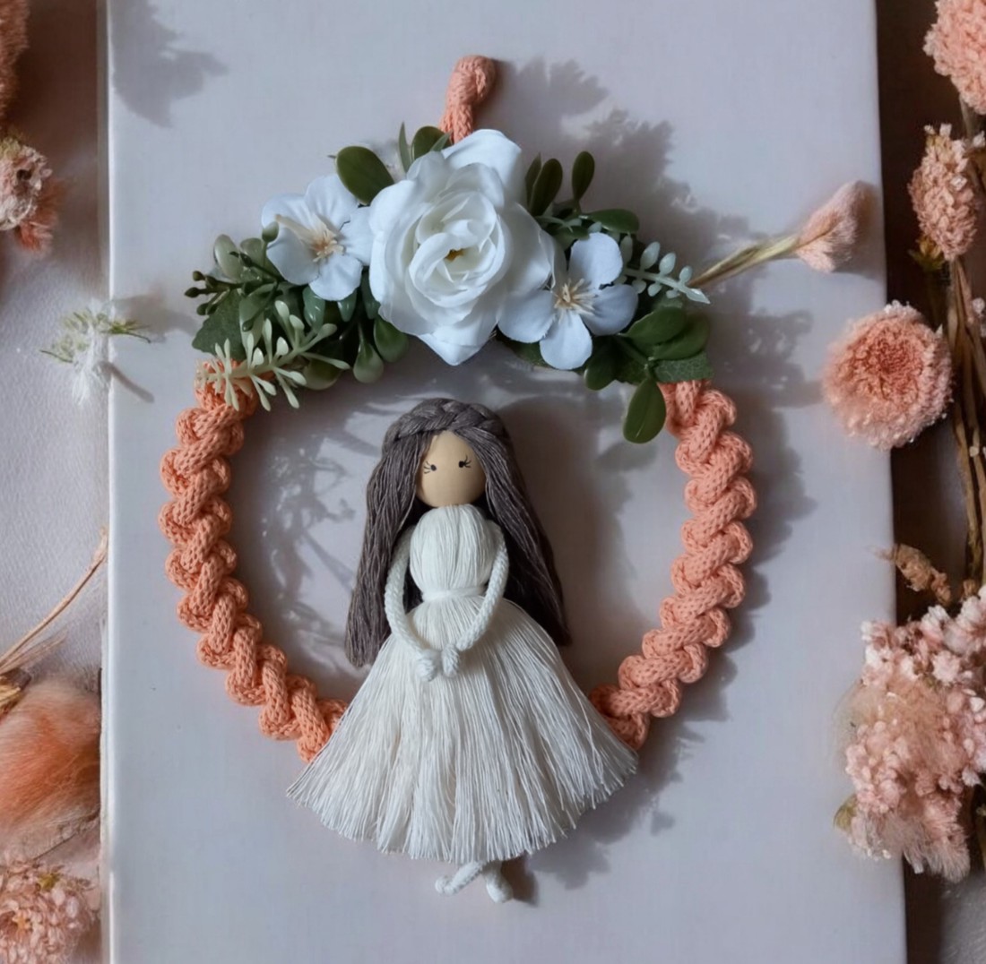 Decorațiune de perete pentru copii Macrame de primăvară - Decorațiune albă și piersică -  - Artynos.ro