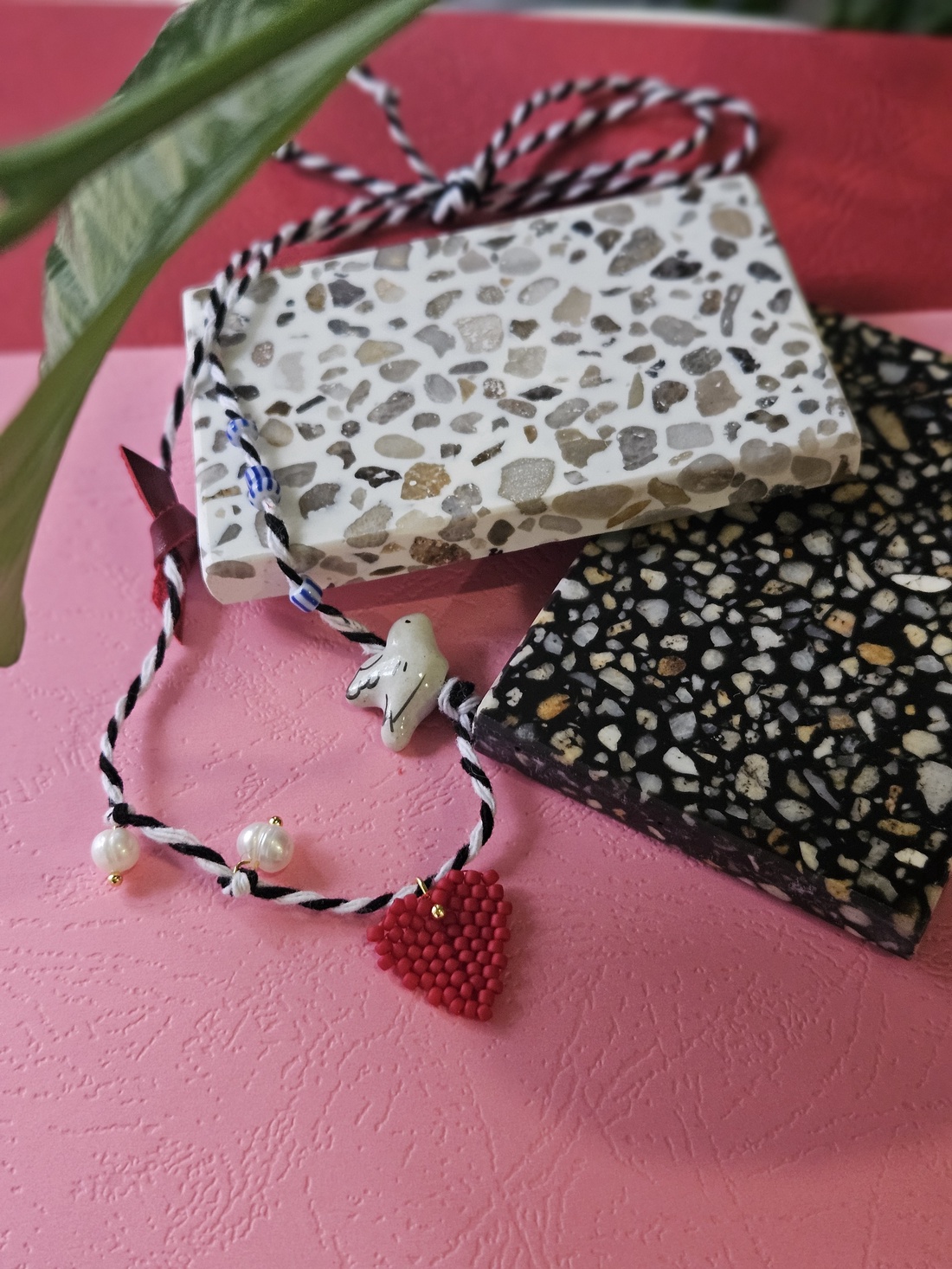 Lănțișor șnur iubesc - bijuterii - coliere - coliere din mărgele - Artynos.ro