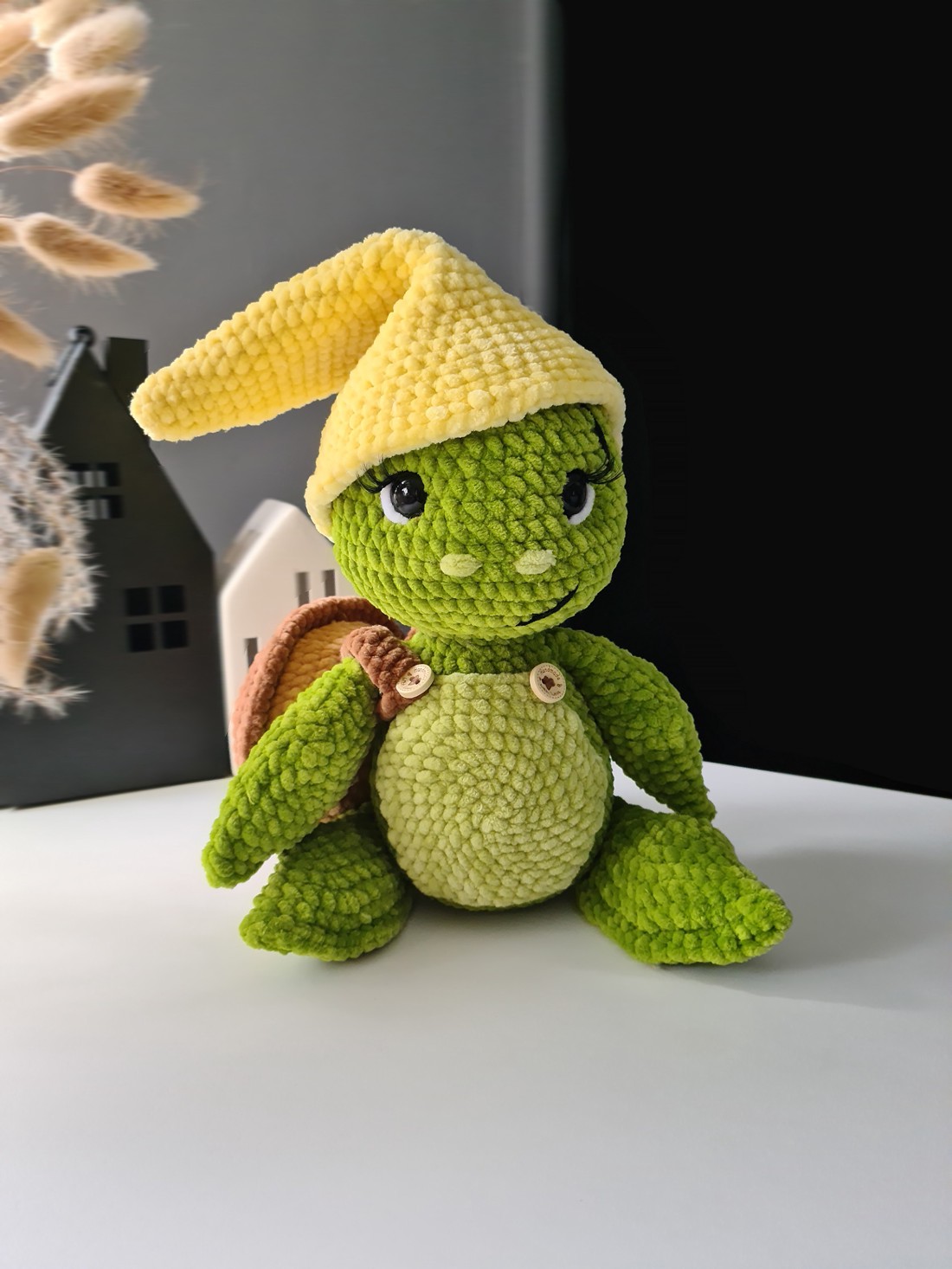 Țestoasă croșetată cu hăinuțe - jucării și echipamente pentru copii - plușuri - figurine de pluș - Artynos.ro Țestoasă croșetată cu hăinuțe - jucării și echipamente pentru copii - plușuri - figurine de pluș - Artynos.ro