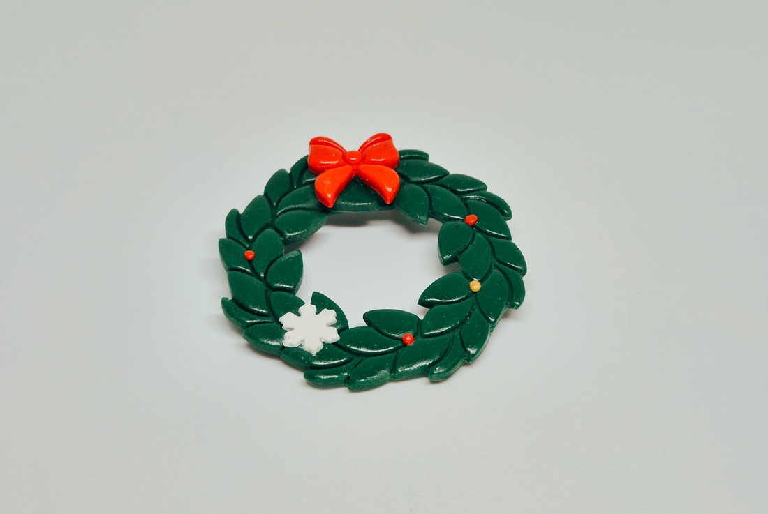 Brosa coronita - bijuterii - broșe - Artynos.ro