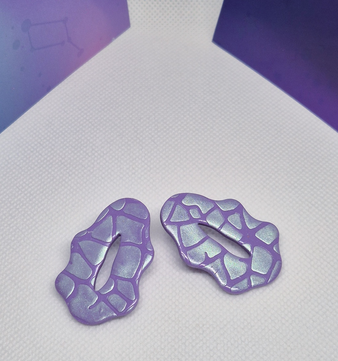 Cercei Lila - bijuterii - cercei - cercei cu figurine - Artynos.ro