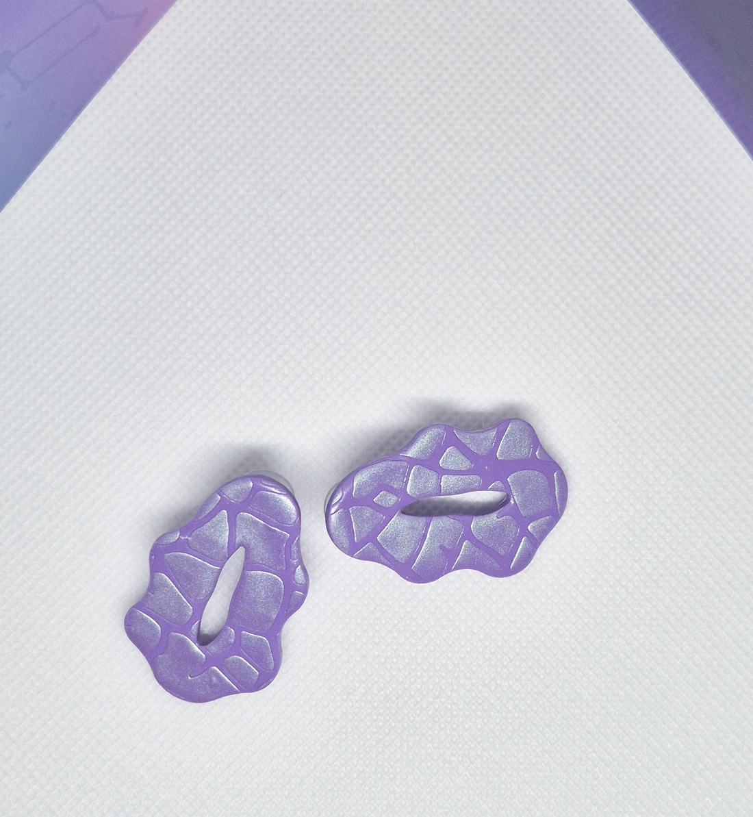 Cercei Lila - bijuterii - cercei - cercei cu figurine - Artynos.ro