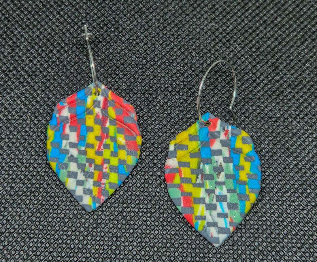 Cercei Șah colorat - bijuterii - cercei - cercei hoops - Artynos.ro