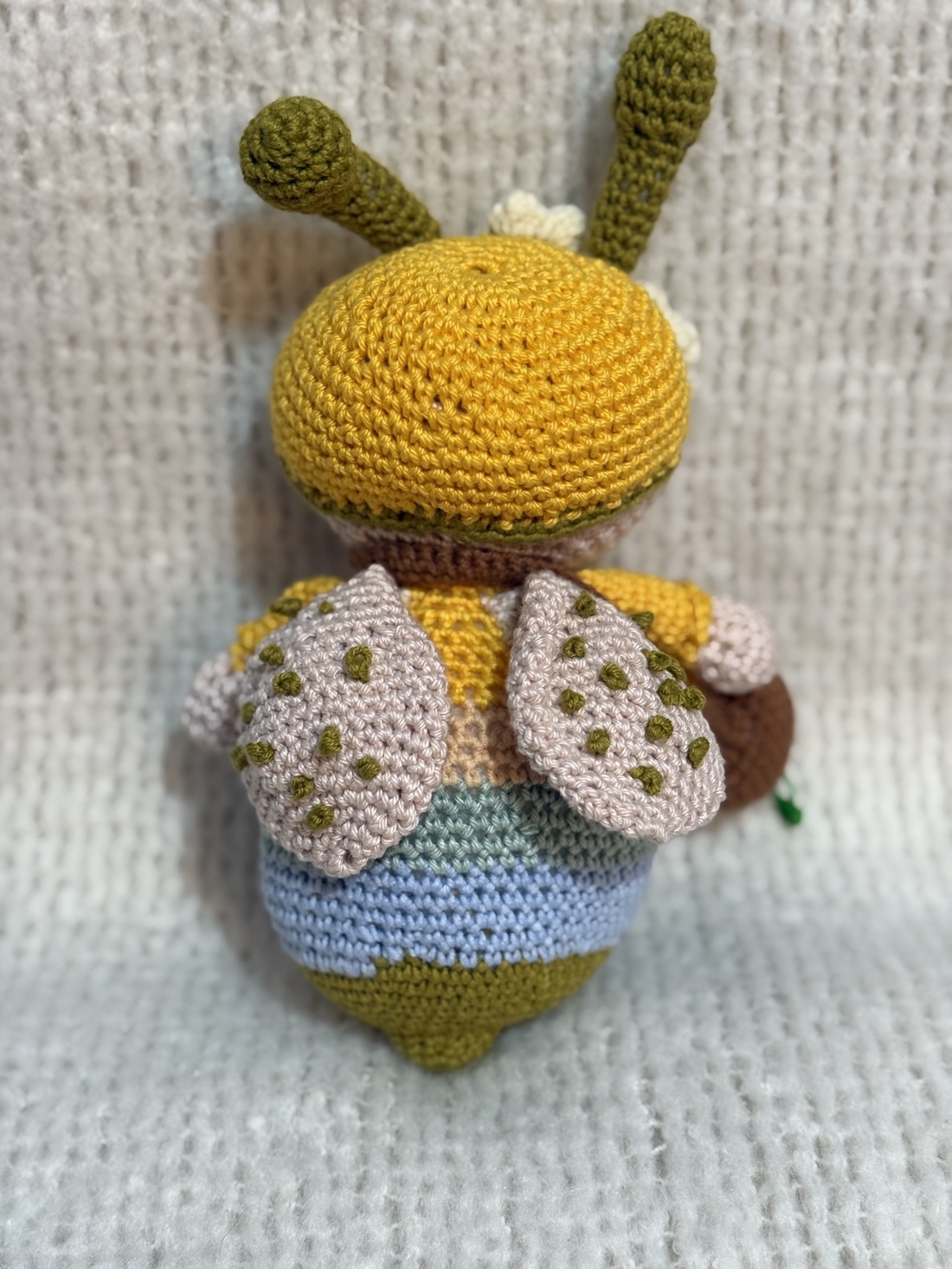 Jucărie Croșetată Albinuță - jucării și echipamente pentru copii - plușuri - figurine de pluș - Artynos.ro Jucărie Croșetată Albinuță - jucării și echipamente pentru copii - plușuri - figurine de pluș - Artynos.ro