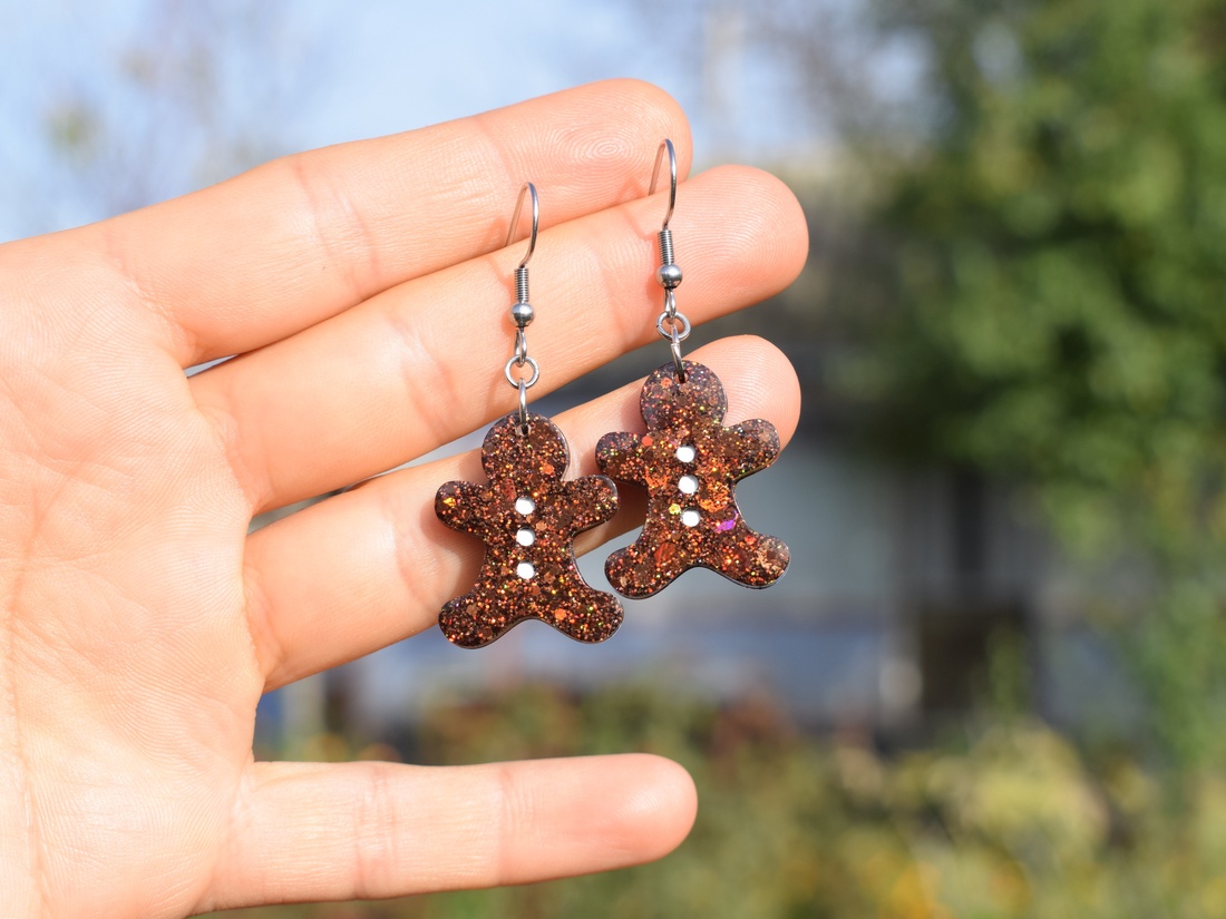 Cercei Om de Turtă Dulce din Rășină cu Sclipici Holografic  Tortițe Inox Hipoalergenic - bijuterii - cercei - cercei din rășină - Artynos.ro