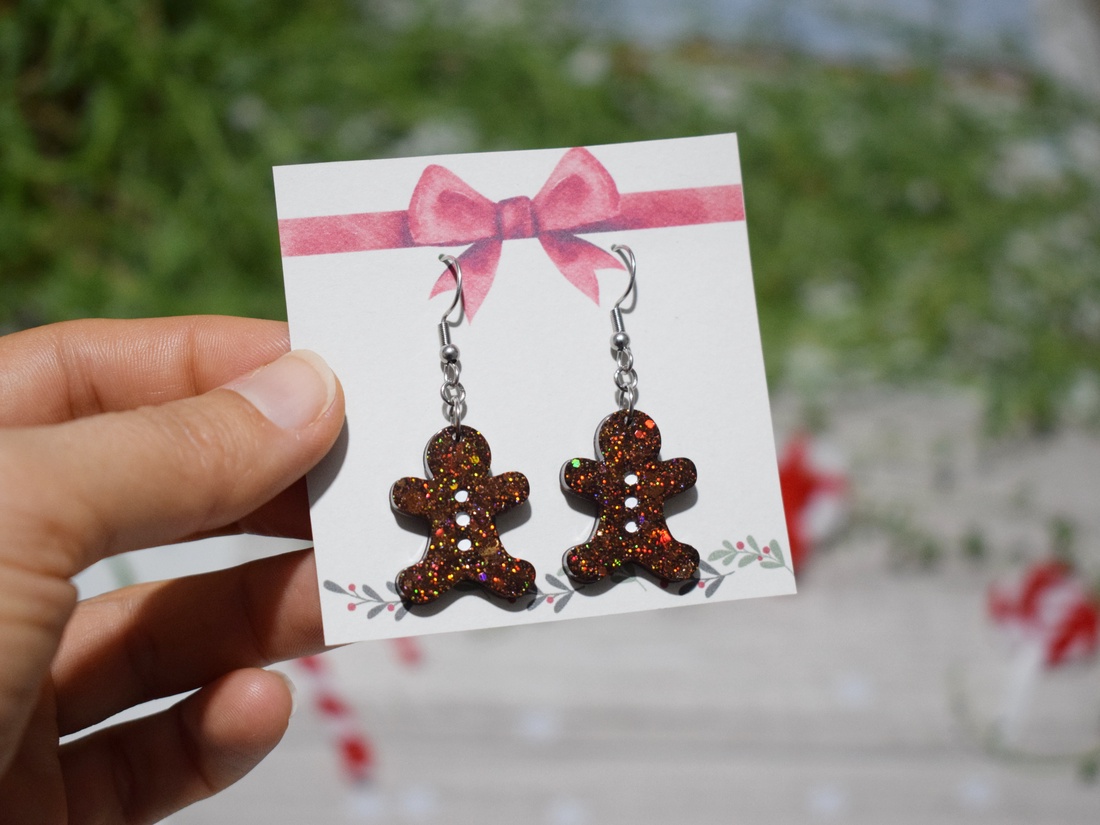 Cercei Om de Turtă Dulce din Rășină cu Sclipici Holografic  Tortițe Inox Hipoalergenic - bijuterii - cercei - cercei din rășină - Artynos.ro