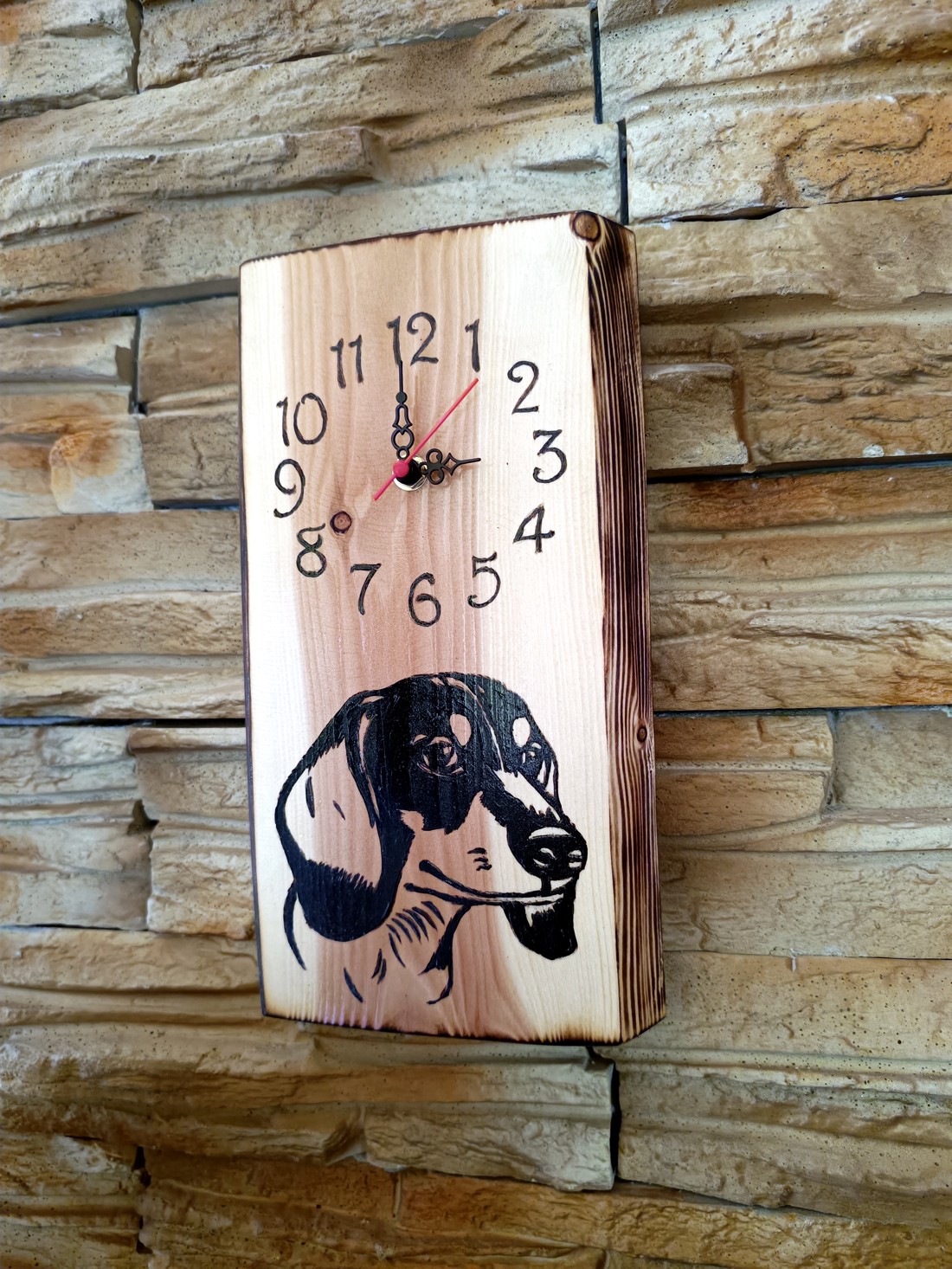 Ceas de perete din lemn cu câine dachshund - casă & stil de viață - accesorii pentru decorat casa - decorațiuni de pereți, decorațiuni suspendate - ceasuri de perete - Artynos.ro Ceas de perete din lemn cu câine dachshund - casă & stil de viață - accesorii pentru decorat casa - decorațiuni de pereți, decorațiuni suspendate - ceasuri de perete - Artynos.ro