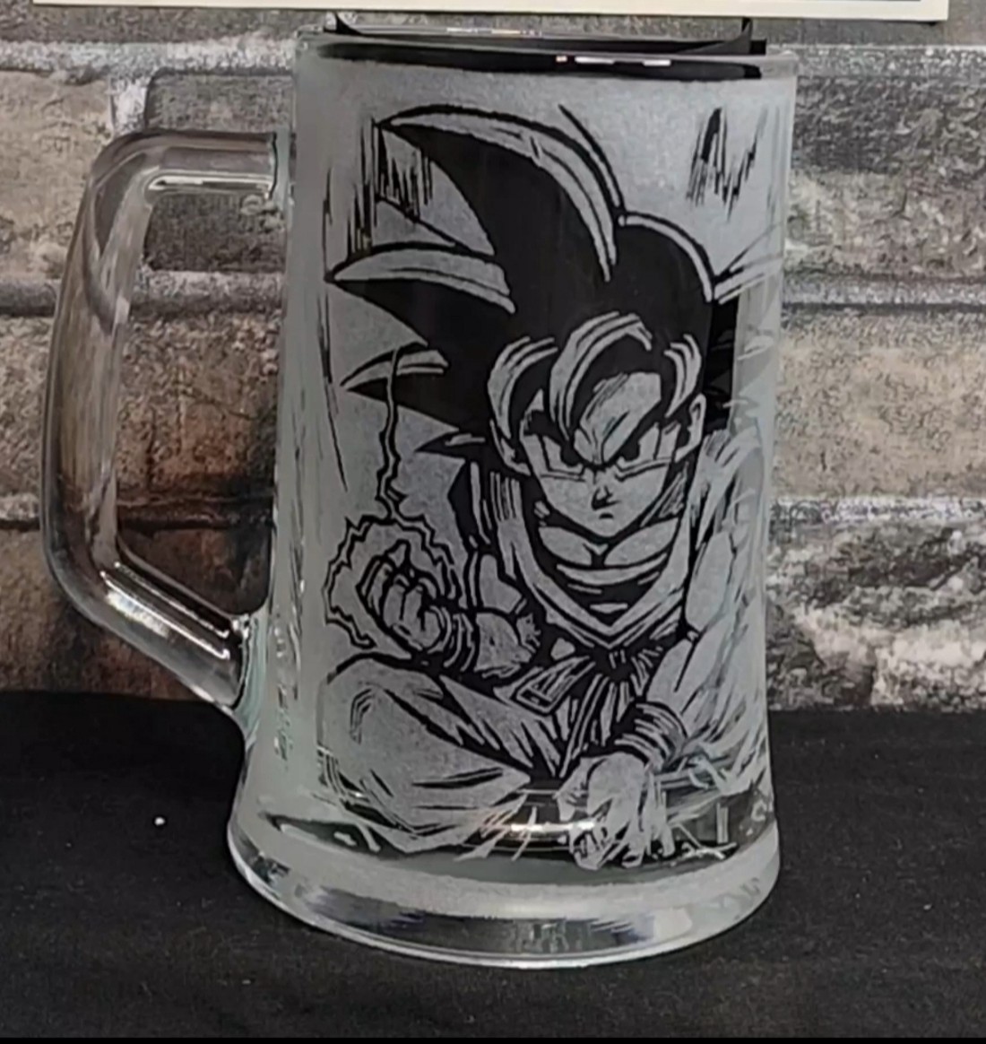 Pahar Son Goku din sticlă, gravat manual  -  - Artynos.ro