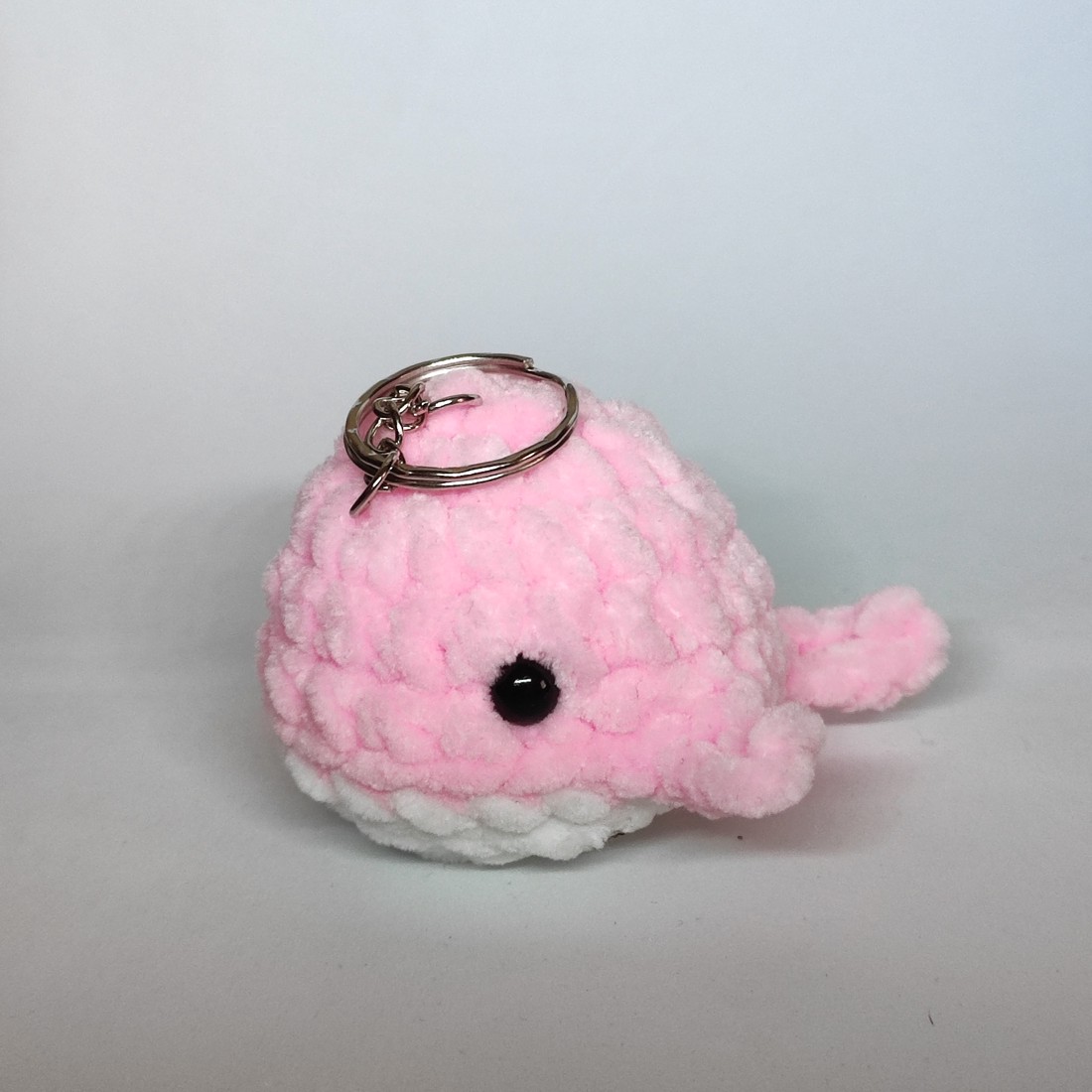 Breloc mini balenă roz croșetat - jucării și echipamente pentru copii - plușuri - figurine de pluș - Artynos.ro Breloc mini balenă roz croșetat - jucării și echipamente pentru copii - plușuri - figurine de pluș - Artynos.ro