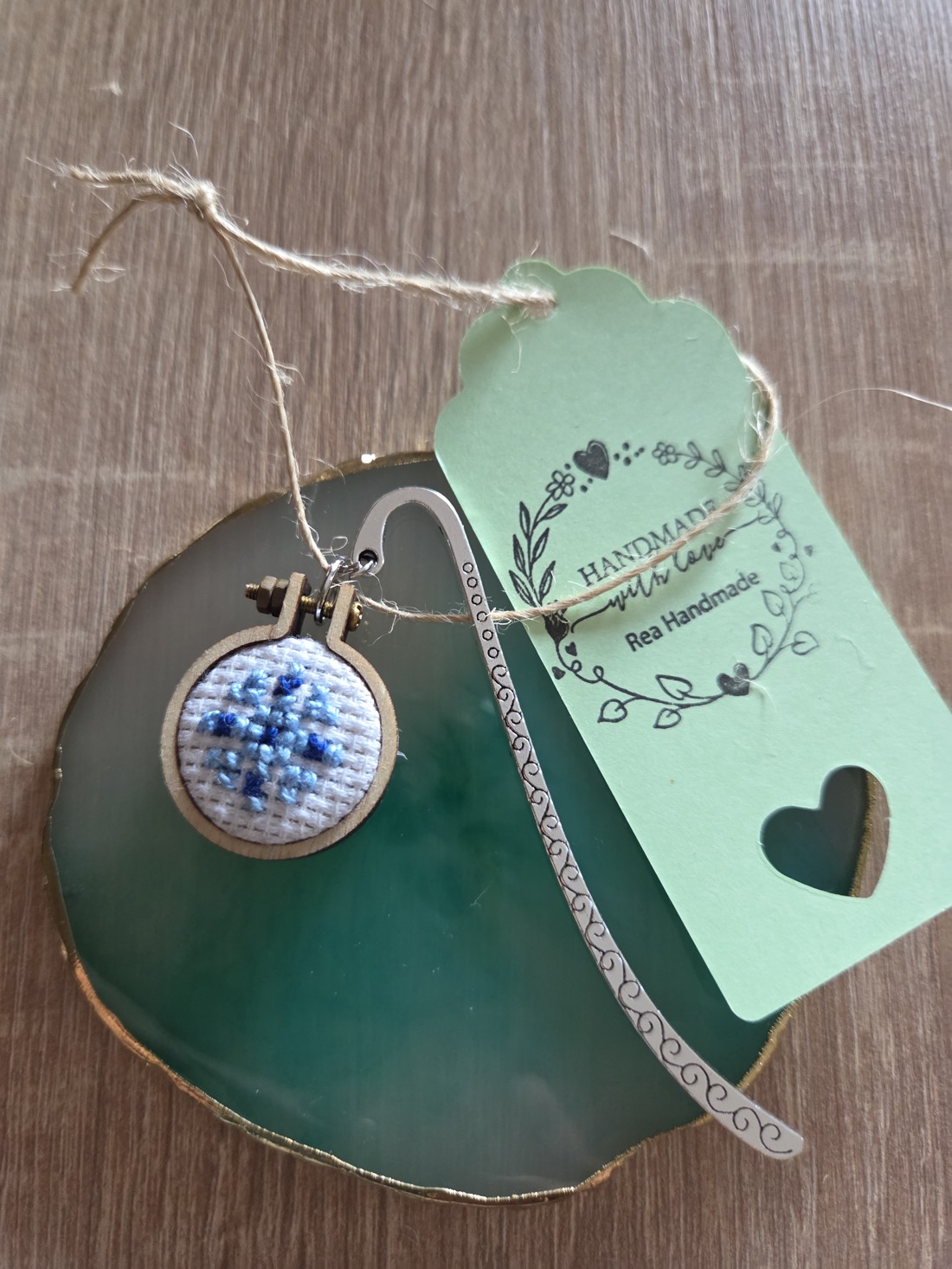 Marcaj metalic fulg de nea - cărți și creații cu tematică muzicală, cadouri - semn de carte - Artynos.ro