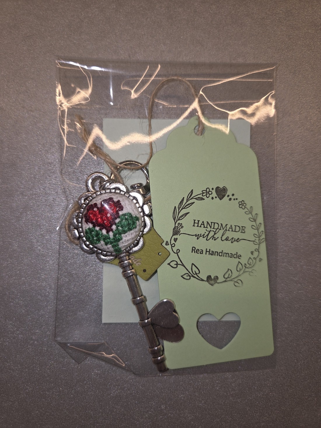 Breloc în formă de inimă - genți și portofele - accesorii genți - breloc - Artynos.ro