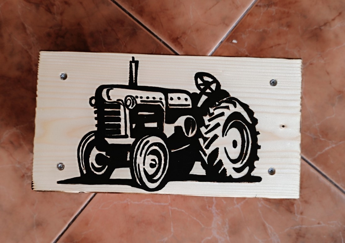 Scaun tractor din lemn - - Artynos.ro Scaun tractor din lemn - - Artynos.ro