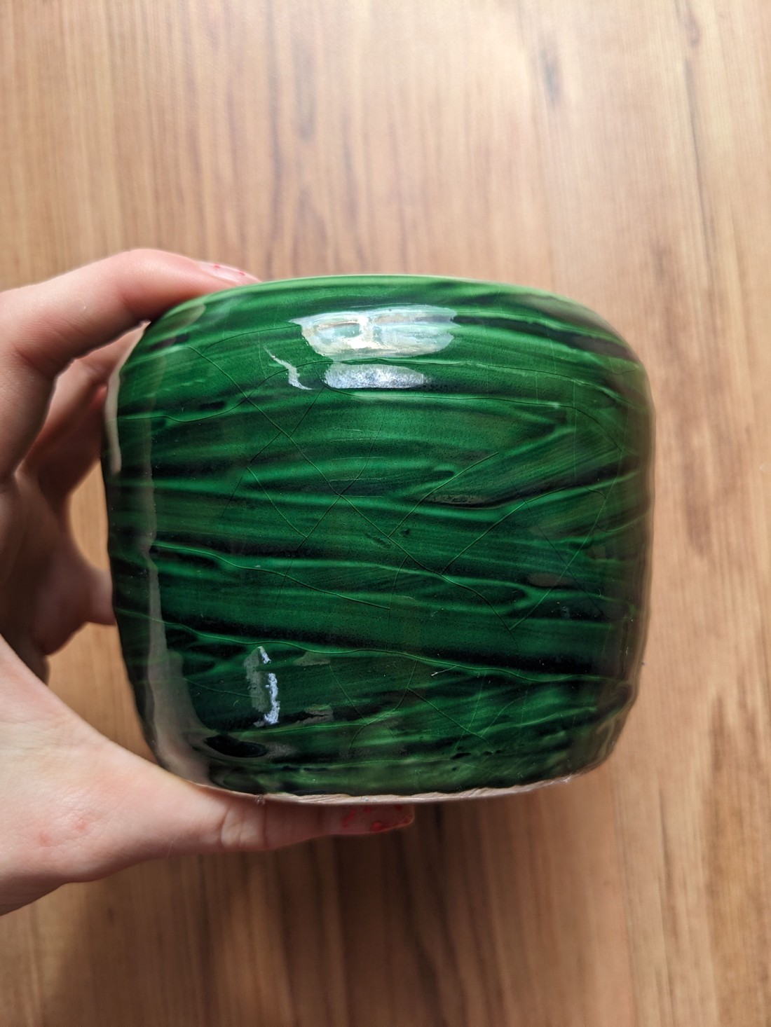 Suport de flori din ceramică verde - - Artynos.ro Suport de flori din ceramică verde - - Artynos.ro