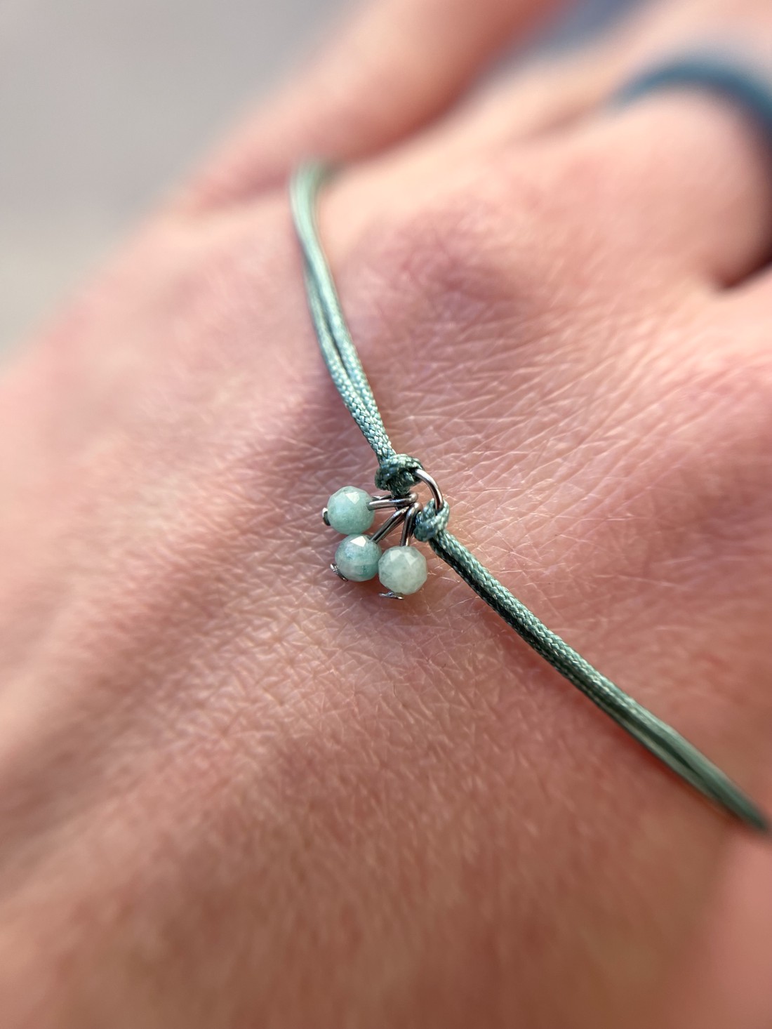 FINE LINE - echilibru - brățară minimalistă din amazonit - bijuterii - brățări - brățări din pietre semiprețioase - Artynos.ro