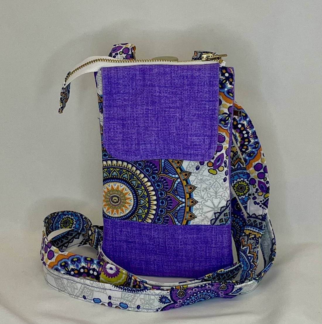 Geantă de mână cu model mandala violet pentru femei - geantă și husă - genți de umăr și genți de mână - genți de umăr - Artynos.ro Geantă de mână cu model mandala violet pentru femei - geantă și husă - genți de umăr și genți de mână - genți de umăr - Artynos.ro
