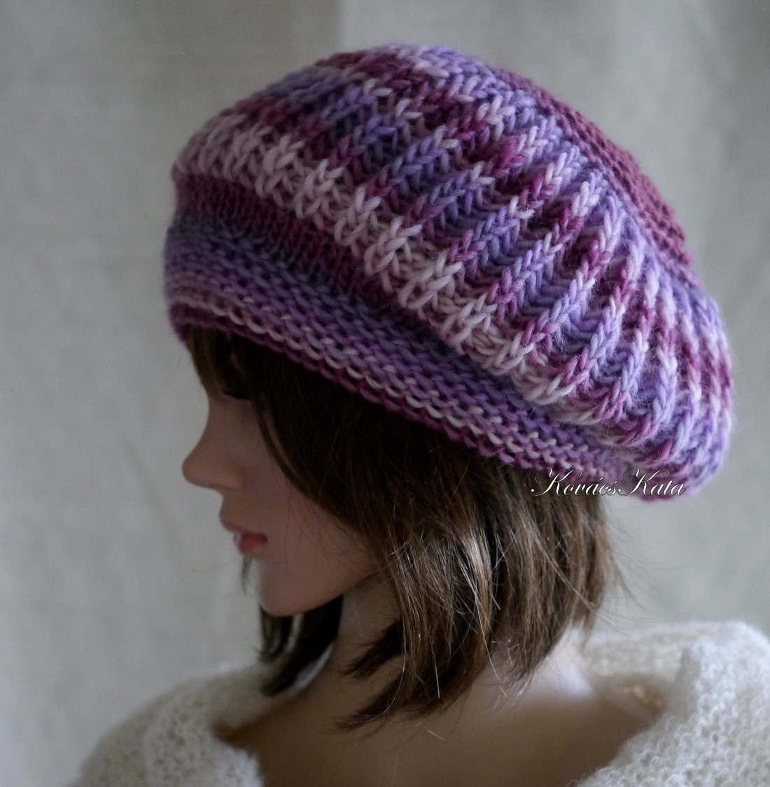 BORBÁLA / grădina de trandafiri - capac cu ciuperci tricotat manual exclusiv - îmbrăcăminte și modă - eșarfe, pălării, fularuri - căciulă - Artynos.ro