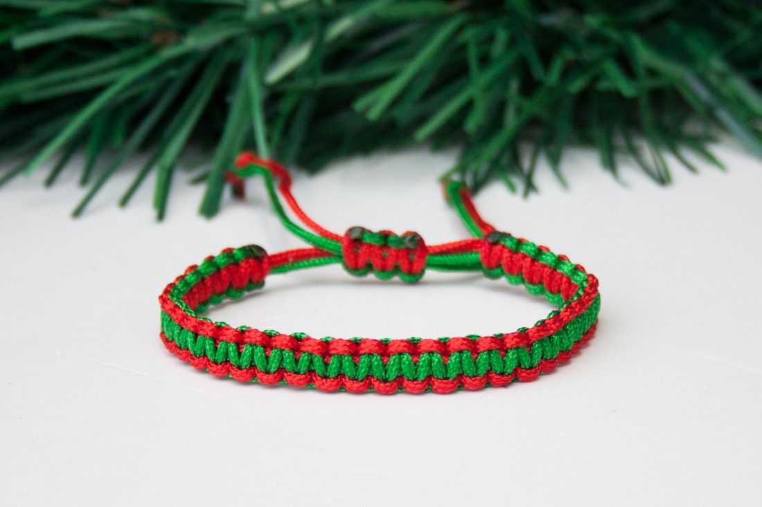 Brățară macramé împletită - roșu/verde -  - Artynos.ro