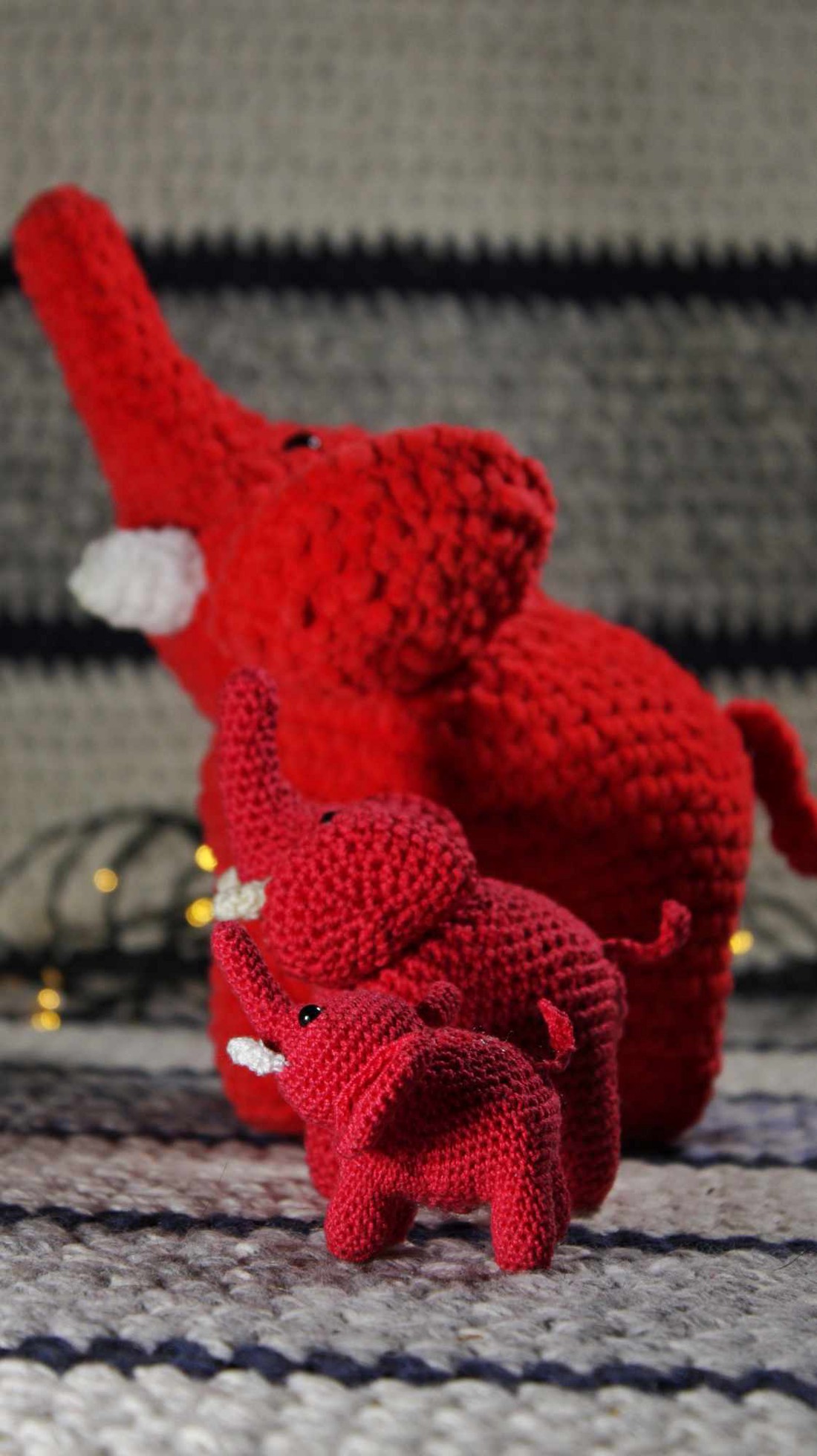 Elefant roșu mini - - Artynos.ro Elefant roșu mini - - Artynos.ro
