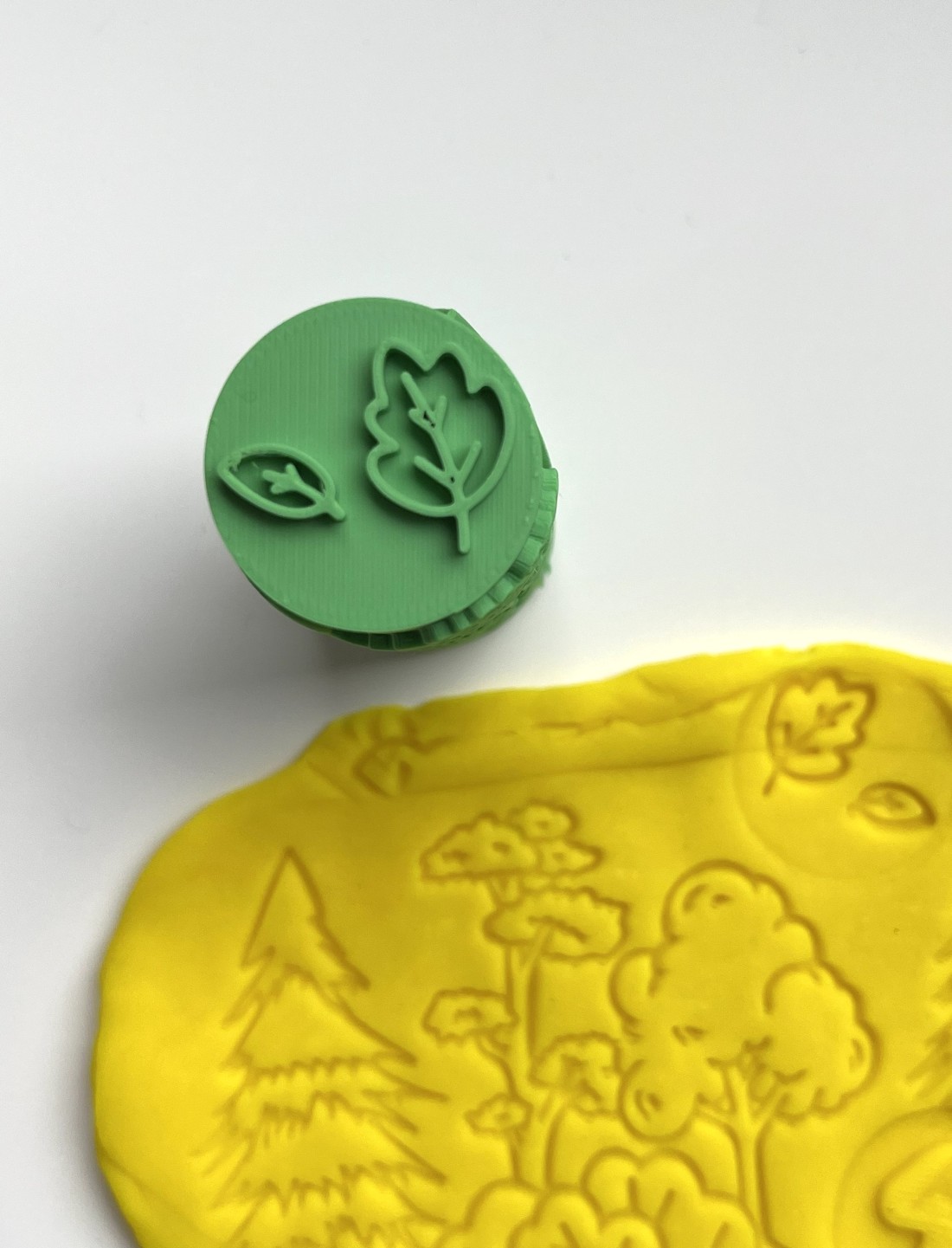 Rolă de modelare cu textură de pădure � Forest Texture Roller � Pentru modelarea plastilinei și a produselor de patiserie � Imprimată 3D -  - Artynos.ro