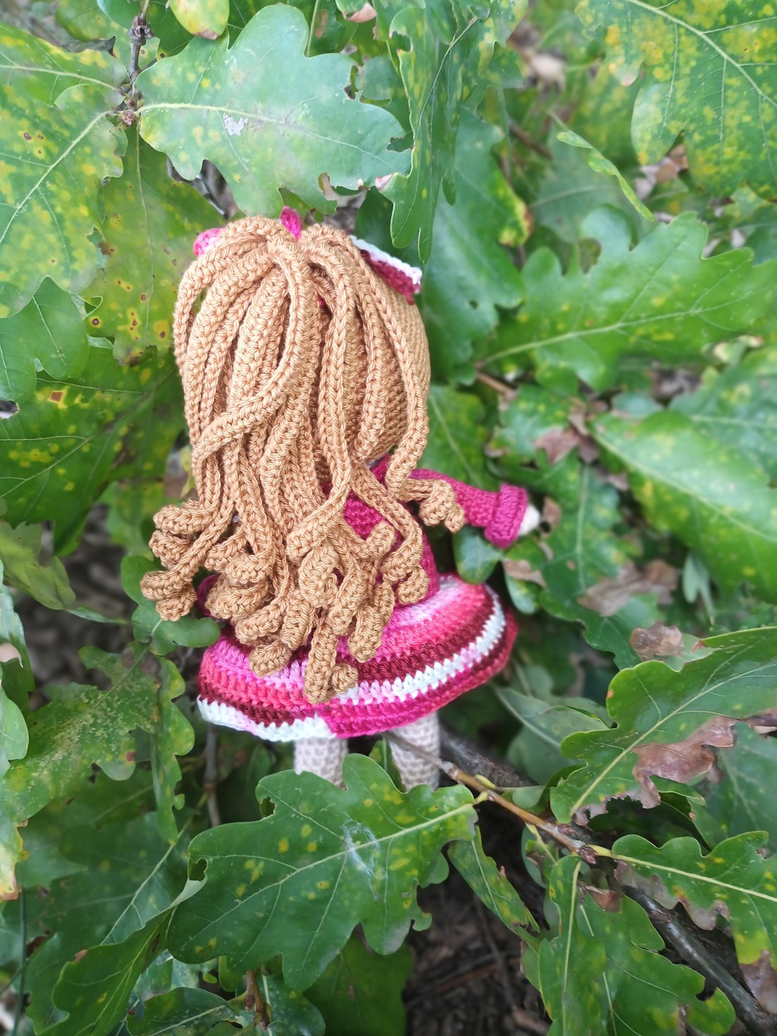 Autumn Rose, păpușă croșetată -  - Artynos.ro