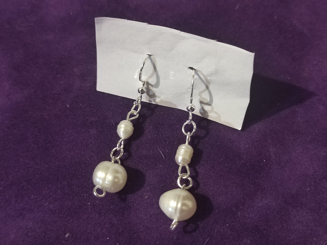 Cercei cu perle de cultura in cupru placat cu argint. - accesorii nuntă - accesorii și cadouri de burlecițe - Artynos.ro Cercei cu perle de cultura in cupru placat cu argint. - accesorii nuntă - accesorii și cadouri de burlecițe - Artynos.ro