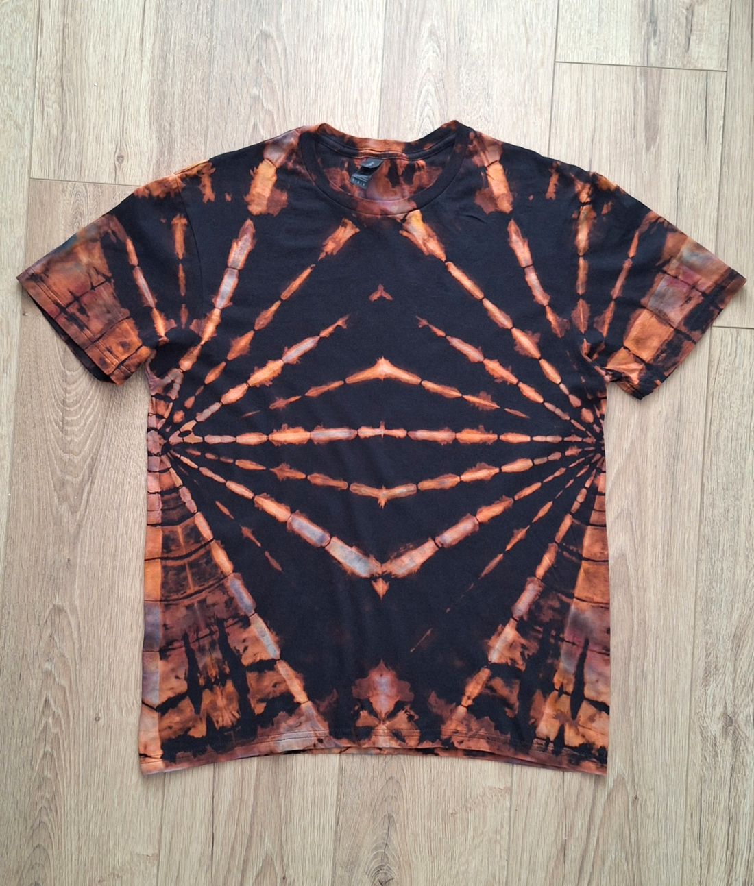 Reverse Bones � Tricou rock vopsit manual unicat - îmbrăcăminte și modă - haine bărbați - tricouri bărbați - Artynos.ro