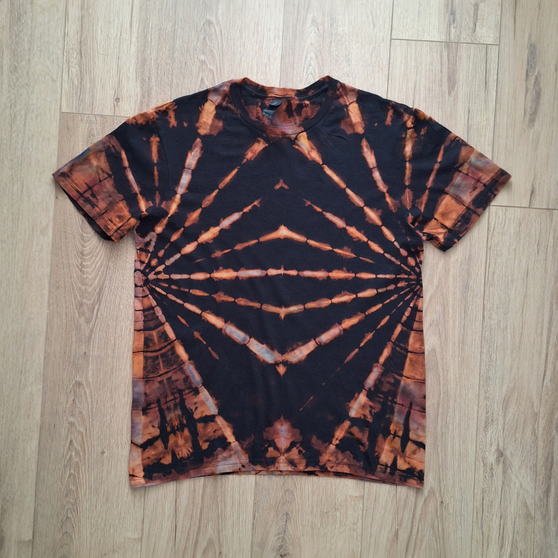 Tricou bumbac unisex rock goth unicat vopsit manual - îmbrăcăminte și modă - haine bărbați - tricouri bărbați - Artynos.ro
