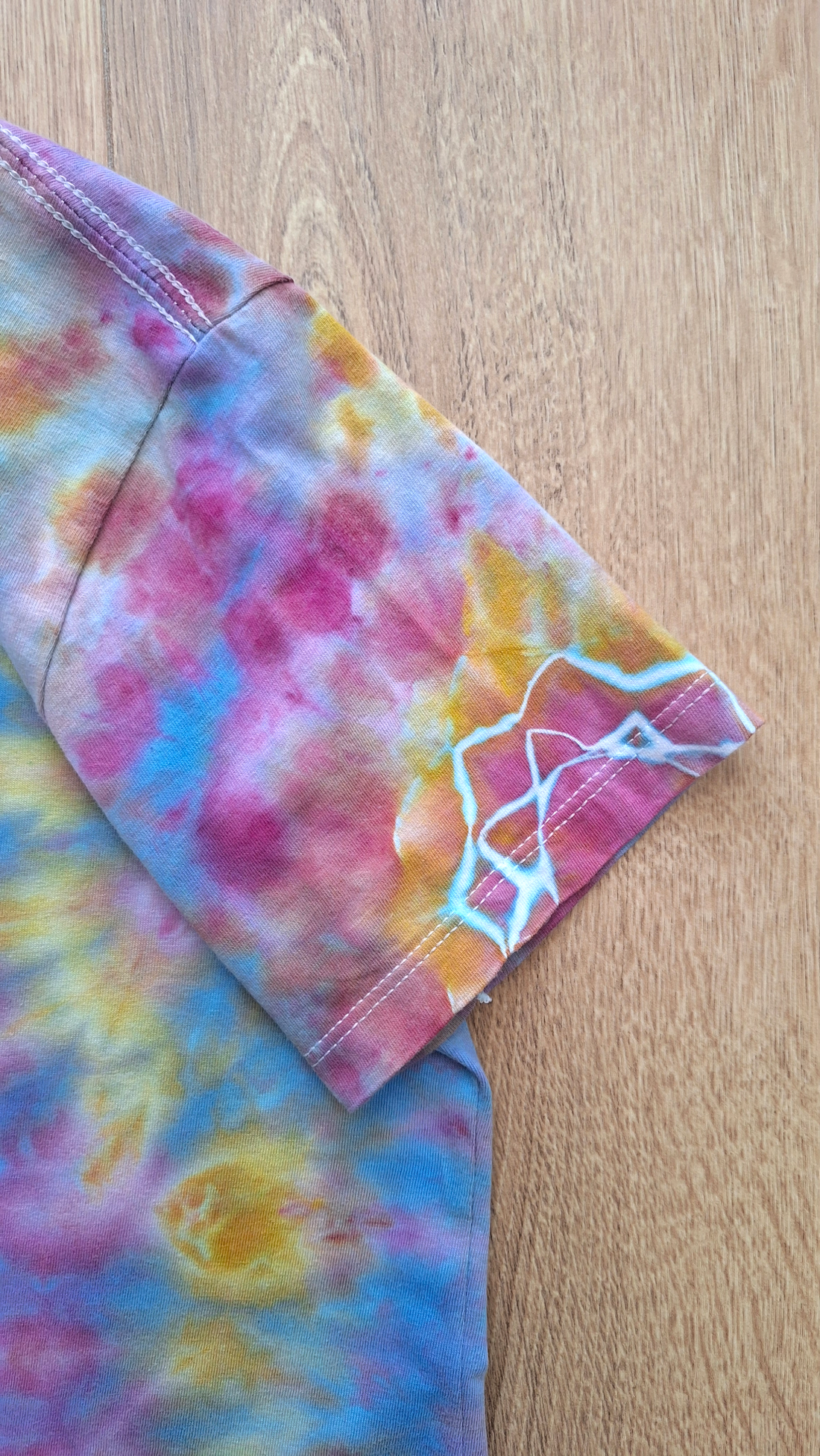 Candy Pop - Tricou colorat vopsit manual, unicat - îmbrăcăminte și modă - haine damă - tricou și top de damă - Artynos.ro