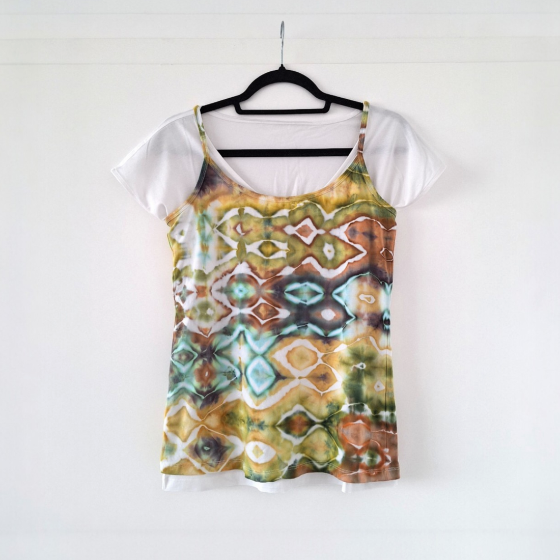 Organic Glitch - Maiou unicat vopsit manual - îmbrăcăminte și modă - haine damă - tricou și top de damă - Artynos.ro