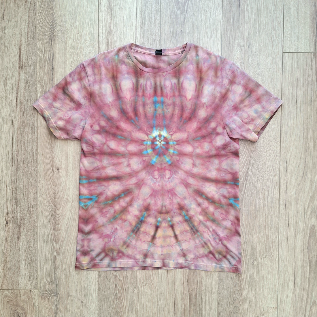 Tricou unisex bumbac vopsit manual roz, turcoaz - îmbrăcăminte și modă - haine damă - tricou și top de damă - Artynos.ro