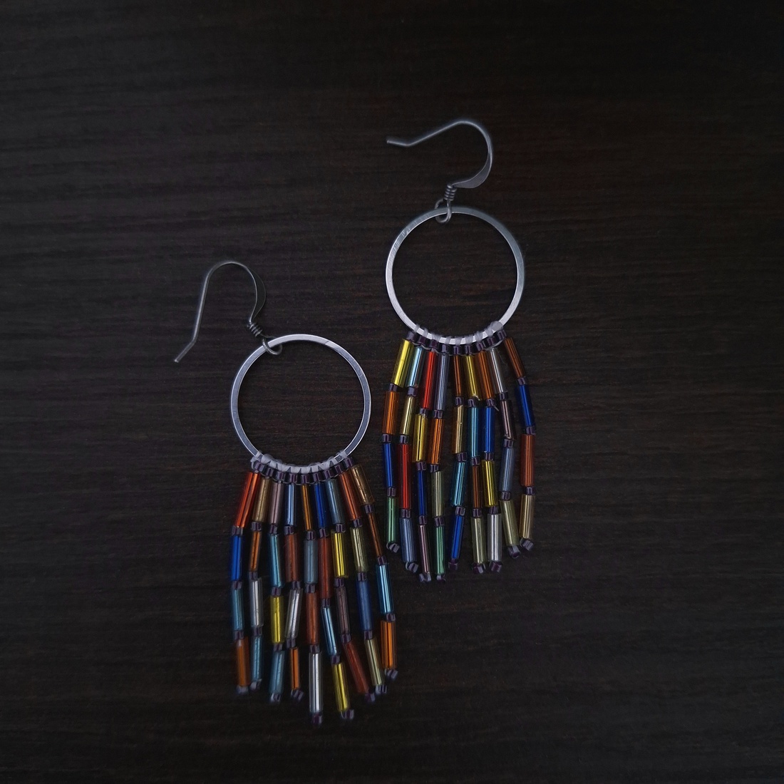 Cercei boho handmade cu franjuri lungi multicolori - bijuterii - cercei - cercei din mărgele - Artynos.ro