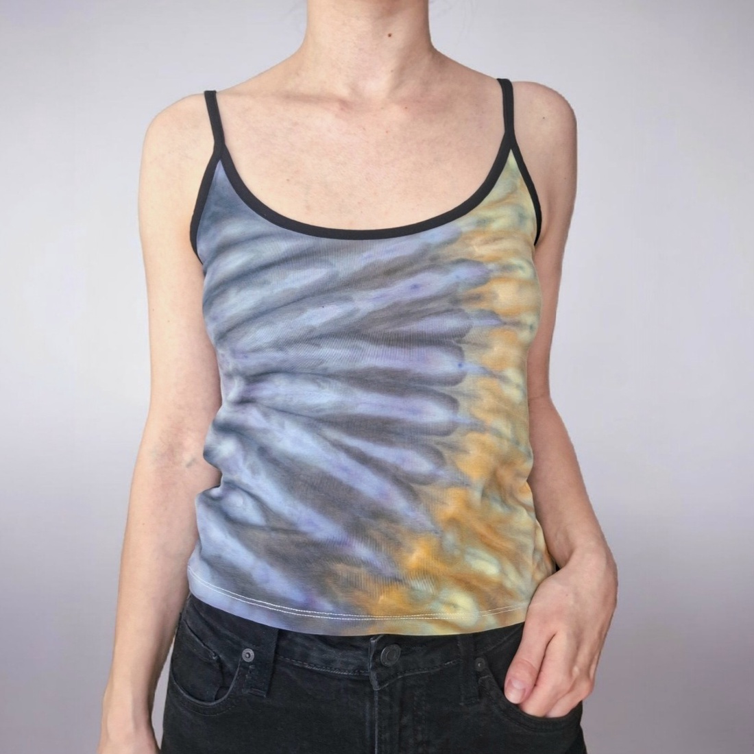 [S-M] Maiou cu bretele subțiri galben-violet unicat - îmbrăcăminte și modă - haine damă - tricou și top de damă - Artynos.ro